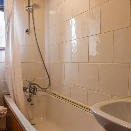 Over Across-uk38277 Holiday home *